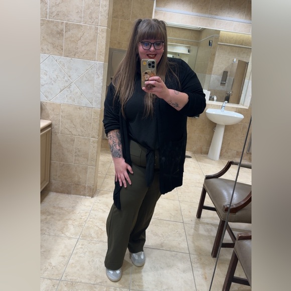 Meet your Posher, Kayt - Picture 3 of 4